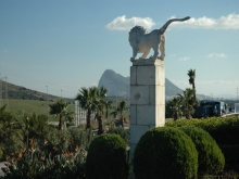 ESTATUA EL LEN